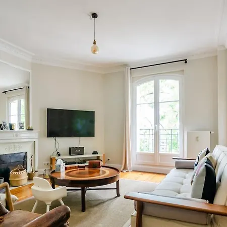Apartment En Bord De Seine *