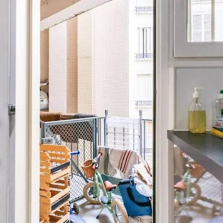En Bord De Seine Apartment
