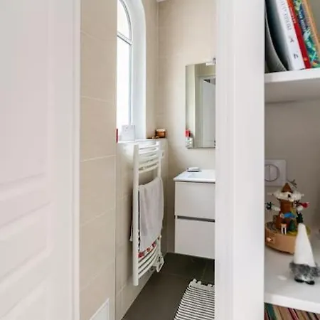 En Bord De Seine Apartment