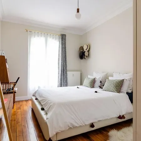 En Bord De Seine Apartment *