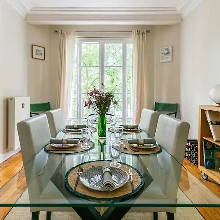 En Bord De Seine Apartment *